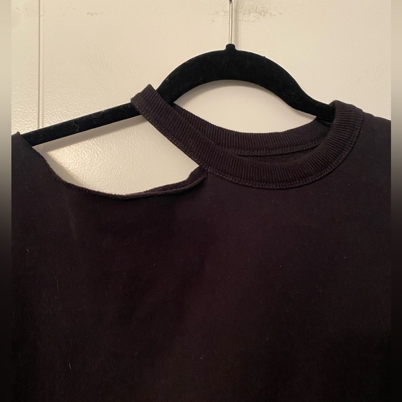 OAK & FORT- Black Cutout sweatshirt Oversized - Picture 3 of 5